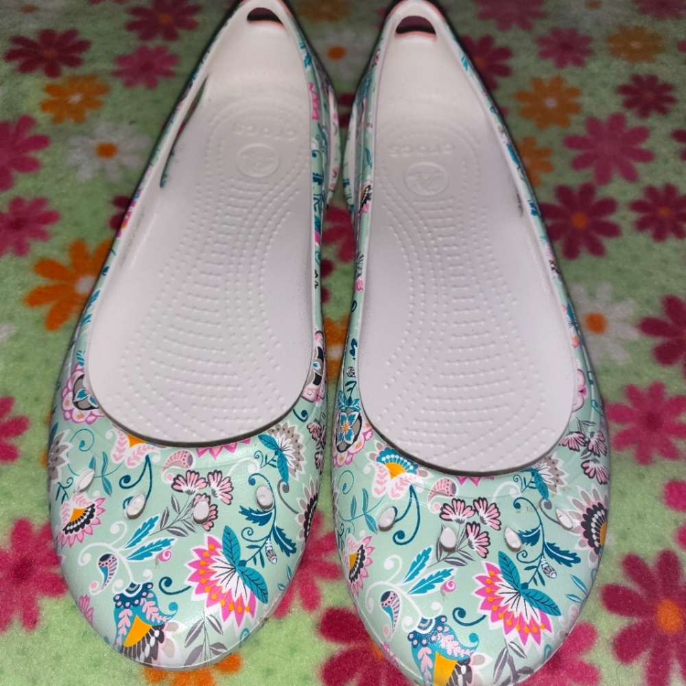 Crocs women size 9